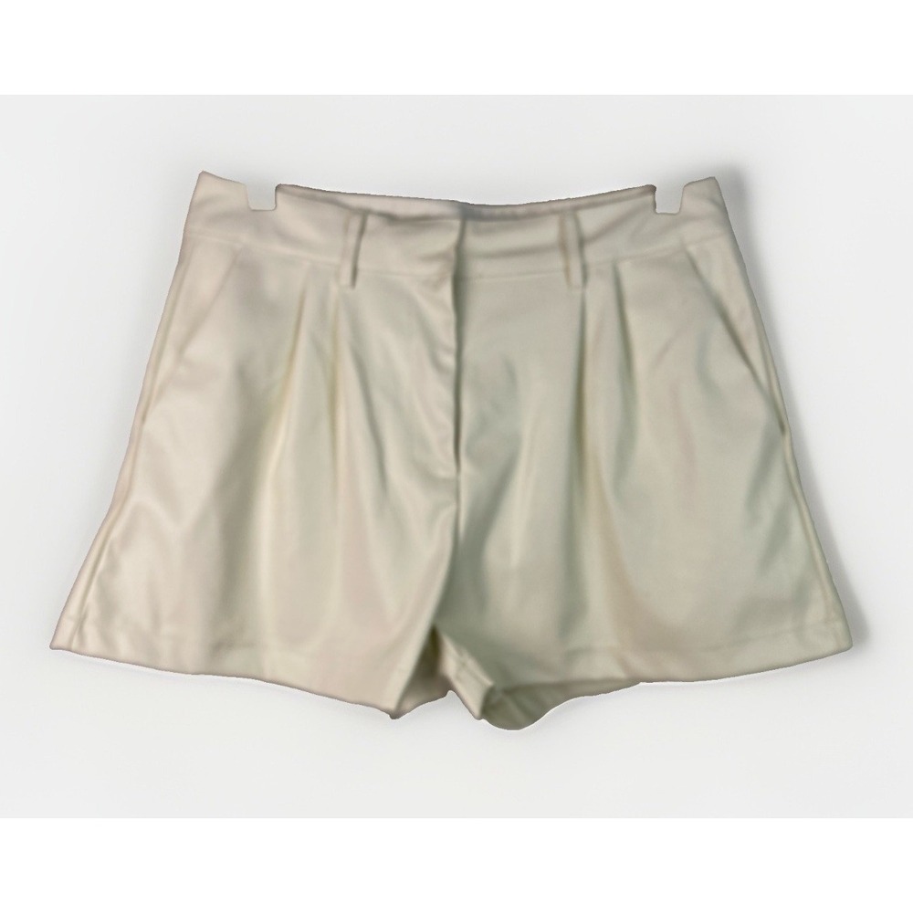 Entro Women's L Ivory Pleated Front Faux Leather High Rise Shorts